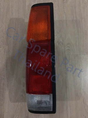 Carcasa de luz trasera izquierda para camioneta Nissan D21 Frontier 86-97 Foto 1 de 4