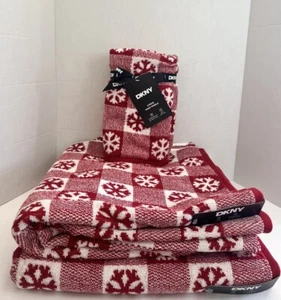 DKNY 4pc Christmas Red/White Snowflake Bath Towel Set- New - Picture 1 of 8