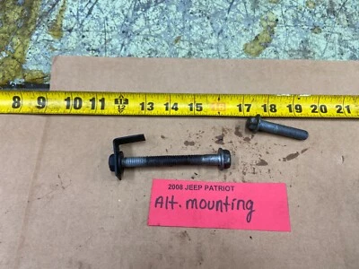 Jeep Patriot 2007-2009 Juego de 2 pernos de montaje del alternador Foto 1 de 4