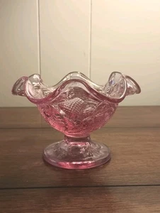 Fenton Glass Dusty Rose Inverted Strawberry Ruffle Edge Small Pedestal Dish - Picture 1 of 4