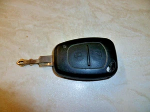 RENAULT TRAFIC/VAUXHALL VIVARO/NISSAN PRIMASTAR 2BUTTON REMOTE KEY FOB - Picture 1 of 2