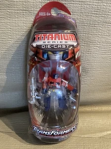 Figura de acción Diecast Transformers Optimus Prime Titanium Series 2006 - ¡Sellada!! - Imagen 1 de 11