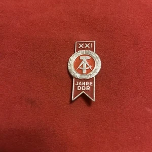 1970 East Germany DDR GDR 21st Anniversary German GDR Commemorative Pin Badge - Picture 1 of 4