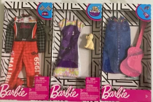 Abiti Barbie -- Bambole abito da carriera! Set di 3! Auto da corsa, toelettatura per animali domestici, musica - nuovo! - Foto 1 di 4