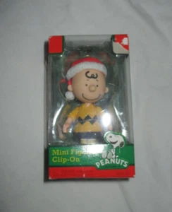 New Sealed Peanuts Mini Figure Clip-on Charlie Brown Chuck Yellow Shirt - Picture 1 of 5