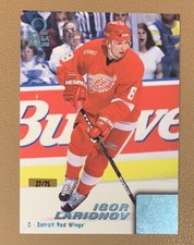 1999-00 Pacific Omega Blue Ice Parallel Igor Larionov #82 - 27/75