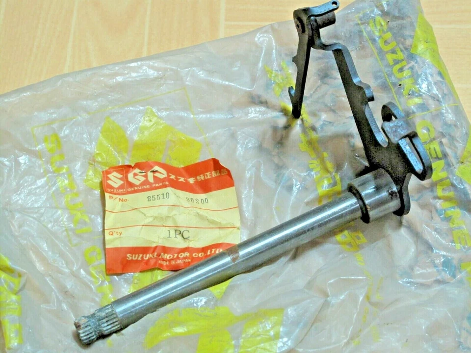 Suzuki 74-81 GT125 Shaft Comp Gear Shifting NOS Genuine Japan P/N 25510-36200 - Image 1 of 1