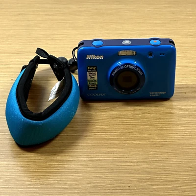 Nikon COOLPIX S30 10.1MP Digital Camera Blue Waterproof - Image 1 of 4
