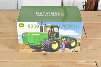 Tractor John Deere 8960 Ertl 1/64th 2021 NATIONAL FARM TOY SHOW SIN ABRIR NUEVO EN CAJA Foto 1 de 4