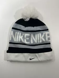 Nike Wintermütze Beanie grau gestreift mit Bommel - Bild 1 von 6