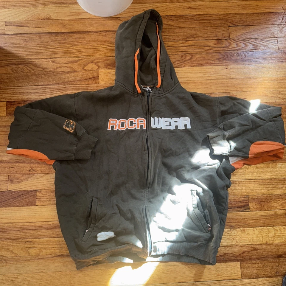 Sudadera con Capucha Rocawear Logotipo en el Pecho COMPLETO Cremallera Camuflada Verde Naranja Blanco De Colección 3x Foto 1 de 4