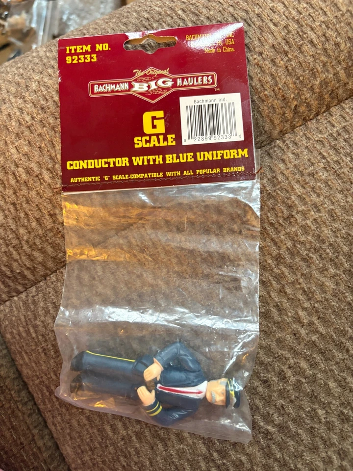 Conductor Bachmann Big Haulers con uniforme azul # 92333 Foto 1 de 1