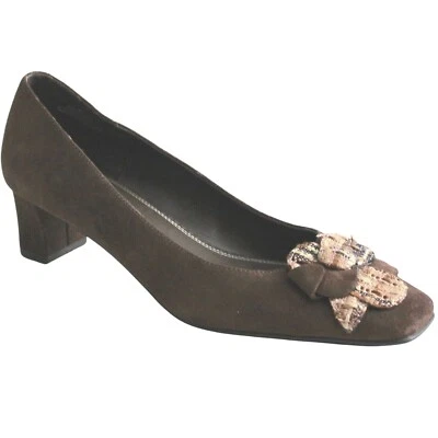 Nuevo Zapatos de tacón de gamuza de cuero marrón Dressbarn para mujer con flor talla 8M Foto 1 de 4