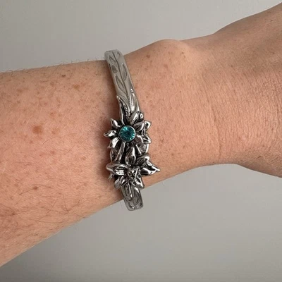 Brazalete Lenox Flor del Mes Diciembre Narciso Piedra Azul Bisagra Foto 1 de 4