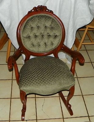 Balancín/mecedora tallada en caoba maciza de Victorian (R86) Foto 1 de 4