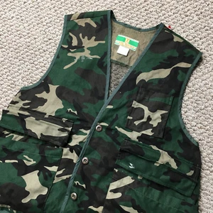 Vintage Game Winner Hunting Vest Mens Large 42-44 Woodland Camo Bird Fowl - Picture 1 of 10
