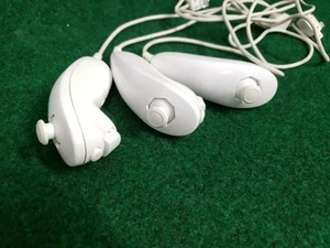 3 Nintendo Wii Controllers - Picture 1 of 3