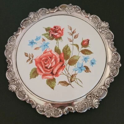 Azulejo de cerámica chapado en plata barroco vintage de Wallace remache patrón rosa corcho Foto 1 de 4