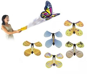 NEW PRANK MAGIC BUTTERFLY FLYING FLUTTERING TOYS BIRTHDAY FUNNY GIFT PARTY CARD - Picture 1 of 9