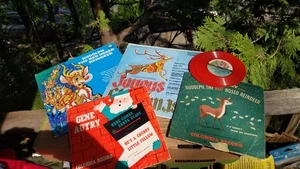 LOT OF  4 VINTAGE GENE AUTRY HOLIDAY RECORD ALBUMS VINYL RUDOLPH AND SANTA - Picture 1 of 24