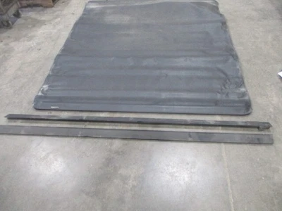 Cubierta Tonneau de vinilo 6,7 de repuesto para Chevrolet Silverado 1500 LKQ 2018 Foto 1 de 3