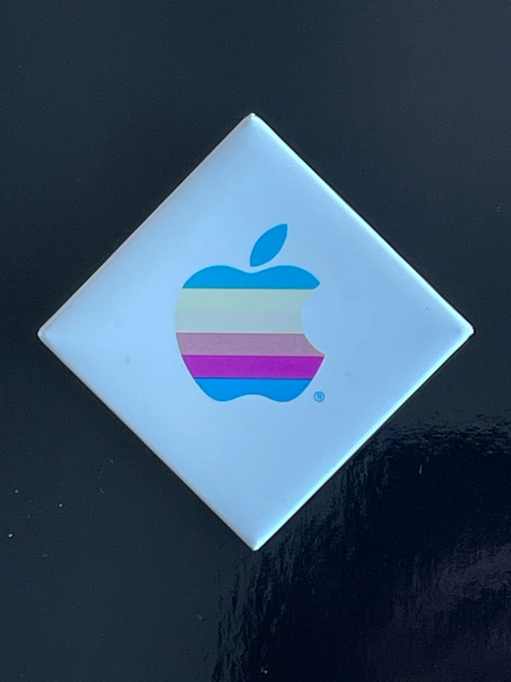 Vintage Apple Pin Badge, Rarität, in sehr gutem Zustand - Bild 1 von 2