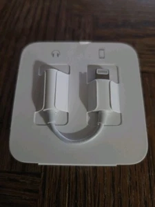 Apple OEM 3.5mm Audio Adapter Lightning To Headphone/Speaker - Zdjęcie 1 z 4