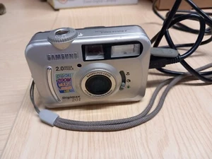 Samsung Digimax 201 2.0 mega pixels camera CHARITY SALE - Picture 1 of 3