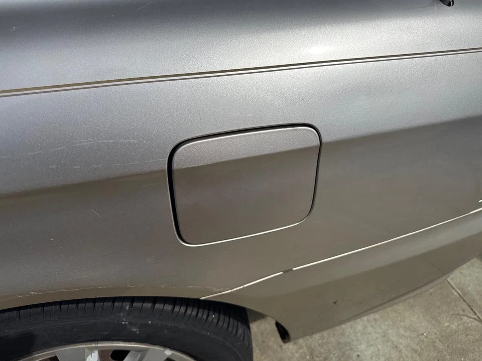 Fuel Tank Filler Gas Door KIA OPTIMA 01 02 03 04 05 06 - Imagem 1 de 1