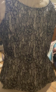 DAMENBLUSE ELLE SPITZE GEBLÜMT ÄRMELLOS LAGENLOOK LARGE - Bild 1 von 5