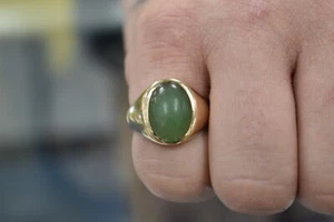 Mens Oval jade ring 10k - Picture 1 of 6