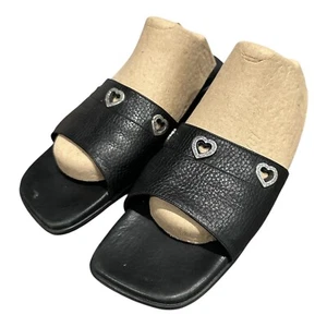 Brighton Sandals Women 8 M Black Pebbled Leather Slides Yoko Heart Charm - Picture 1 of 8