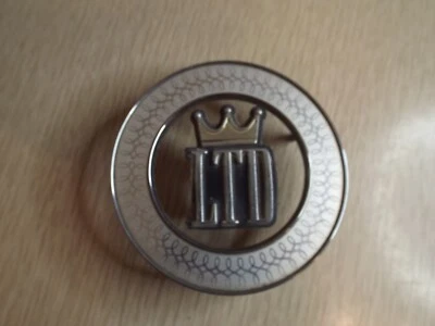 Emblema de techo Ford LTD 1965 65 insignia adorno 289 352 390 Fastback techo rígido sedán Foto 1 de 4