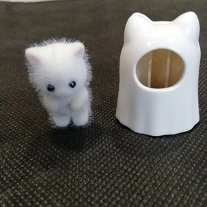 Lindo Disfraz Fantasma Familias Sylvanian Gato Persa Figura Raro Artículo de Coleccionista - Imagen 1 de 5