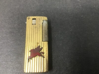 Encendedor de gas de petróleo Mobil vintage publicidad Flying Pegasus esmalte rojo marca Cupido Foto 1 de 4