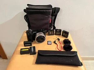 Vendo KIT completo Video Vlog SONY Alpha 6300 + RODE Wireless II - Bild 1 von 11
