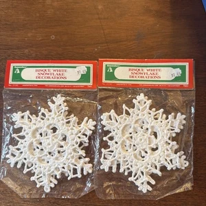 2 Packages Of Vintage Bisque White Snowflake Decorations NIB - Imagen 1 de 1