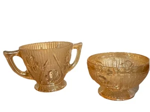 Crema y azucarero caléndula de vidrio iris y espiga de la depresión iridiscente - Imagen 1 de 5