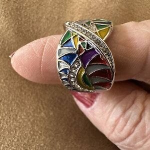 Colorful Patterned Ring With Shiny Gemstones In A Size 7