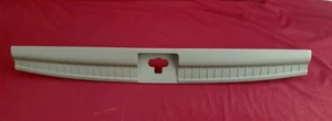 2006-2010 Jeep Commander Lift Gate Scuff Plate (Stone) 5JP16ZJ3AF - Bild 1 von 4