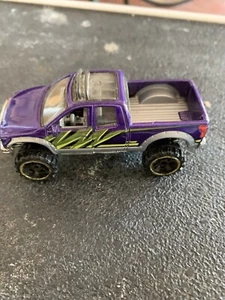 2011 Hot Wheels 2010 Toyota Tundra Jacked 4x4 —1/64–loose—Super Nice - Picture 1 of 6