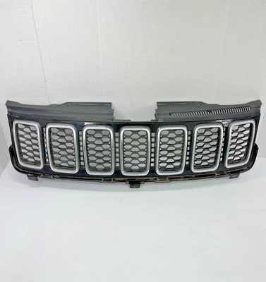 USADO 2016 - 2021 JEEP GRAND CHEROKEE GRADE SUPERIOR DO RADIADOR 68258419AC FABRICANTE DE EQUIPAMENTO ORIGINAL - Imagem 1 de 4