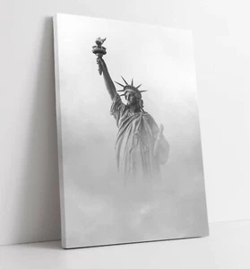 FREIHEITSSTATUE WOLKEN NEW YORK - LEINWANDKUNST DRUCK KUNSTWERK 30 MM TIEFER RAHMEN - Bild 1 von 2