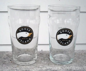 2 New Goose Island Beer Co Pint Glasses 14 oz Chicago Brewery - Picture 1 of 3