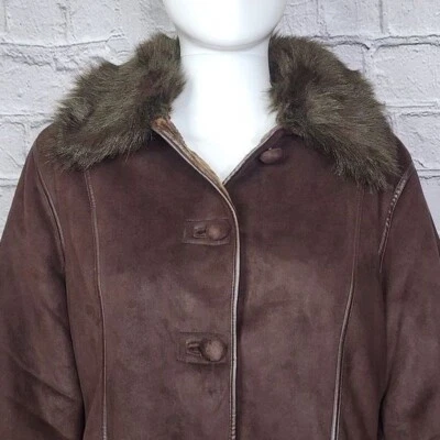 Jaqueta feminina Anne Kline marrom forrada de pele sintética e colarinho pequena nova com etiquetas - Imagem 1 de 4