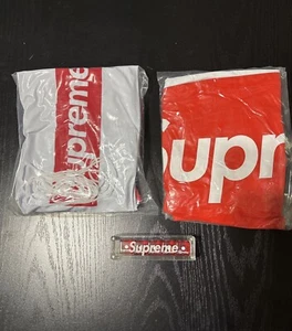 Paquete Supreme Blimp, Juego de dados y Supreme Beachball (VIENE CON LOS 3 ARTÍCULOS.) - Imagen 1 de 7