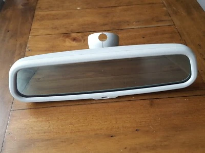 VOLKSWAGEN GOLF MK4 / BORA / PASSAT AUTO DIMMING REAR VIEW MIRROR - GENUINE - Image 1 of 4