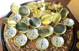 Lot of 100 Miniature Beautiful Shiny Brass Pocket Compass - Picture 1 of 6