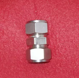 Swagelok SS 3/4" Tube Union, SS-1210-6 - Picture 1 of 1