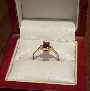 925 Sterling Silver  Red Garnet Ring Size 8.5 - Picture 1 of 4